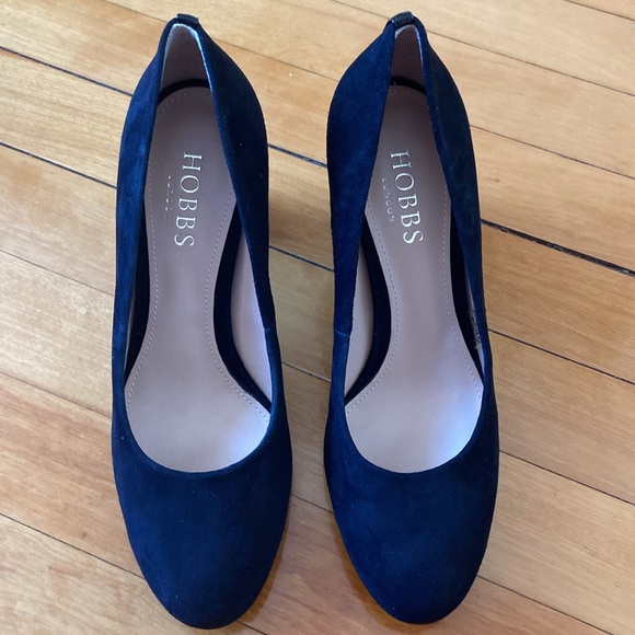 Black Suede Hobbs pumps US 5/ 36 - Picture 3 of 4
